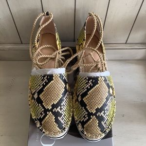 J LO size 8 yellow multi espadrilles with wrap ankle ties🤩LIKE NEW🤩Worn 1 time